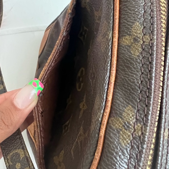 Authentic Louis Vuitton Danube - Picture 9 of 15